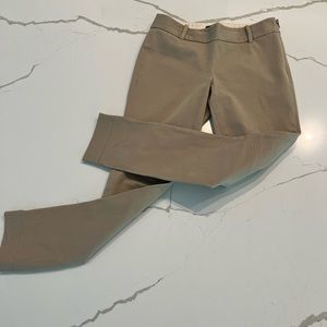 Beige cropped pant with side zipper